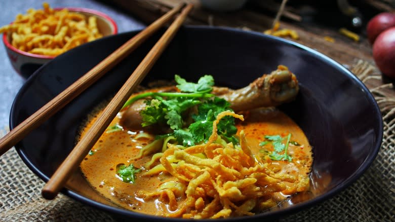 Khao soi in bowl