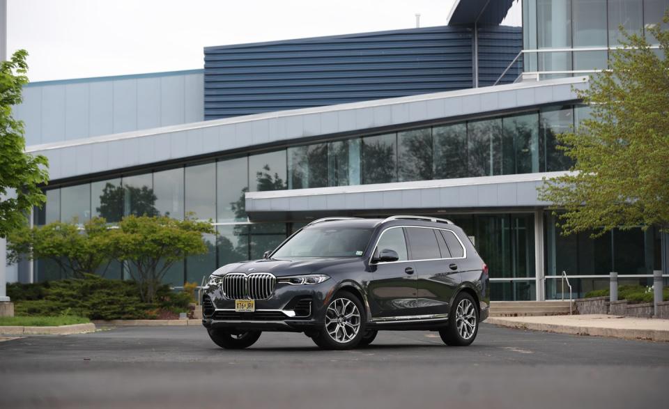 View 2019 BMW X7 Photos