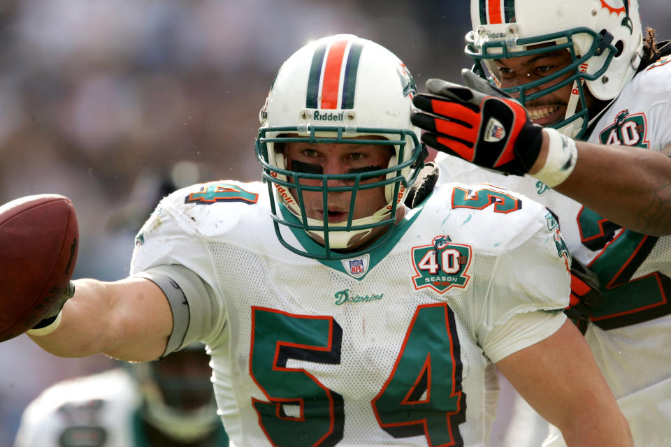 Zach Thomas&#39; seven Pro Bowl honors are more than any other defensive player in Miami Dolphins history. (Photo by Stephen Dunn /Getty Images)