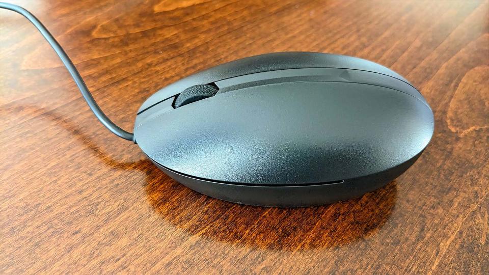 HP EliteOne 870 G9 wired mouse.