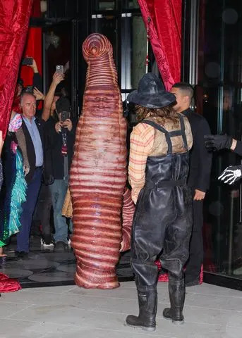 Heidi Klum's Spectacular Peacock Costume Steals the Halloween Spotlight