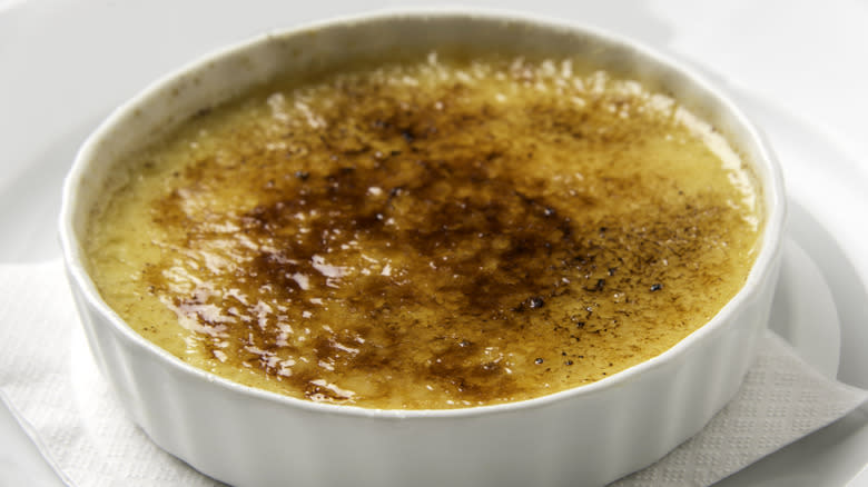 crème brûlée in white dish