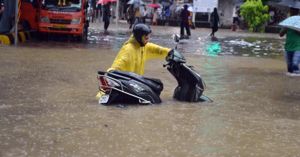 Mumbai rains. Photo courtesy: Yahoo stringer