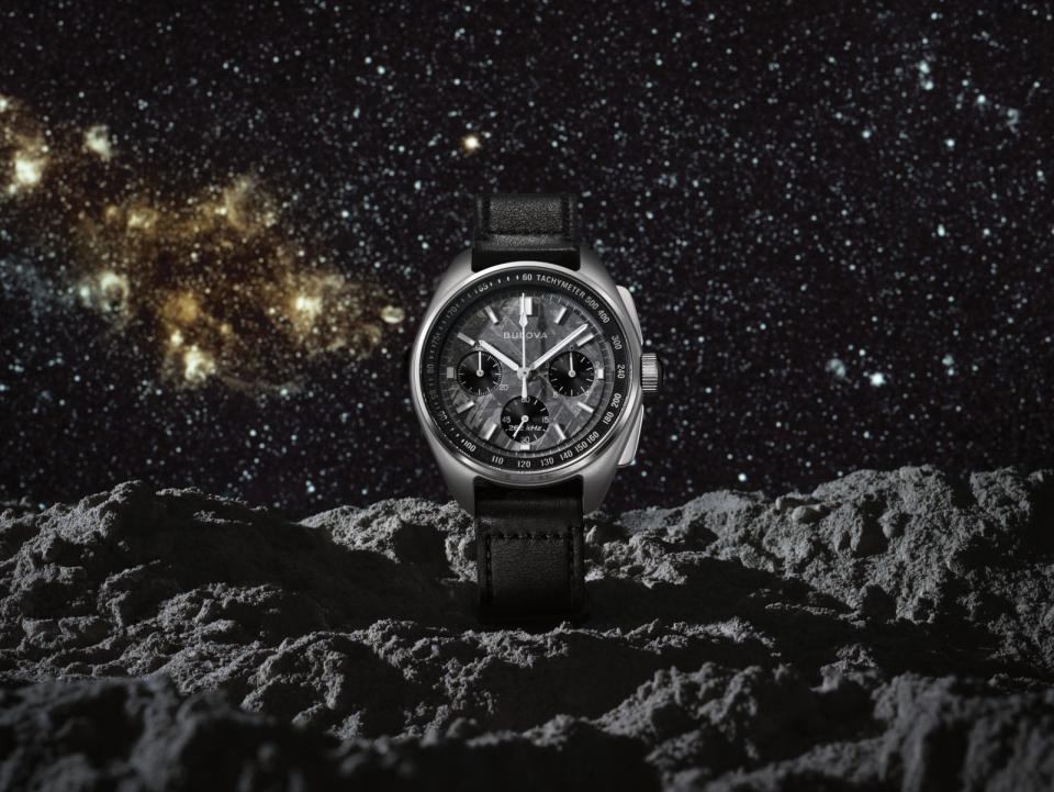 BULOVA Lunar Pilot Meteorite／尺寸：43.5mm／材質：鈦金屬／功能：時間指示；計時碼錶／機芯：NP20石英計時機芯／定價：$1,495（折合台幣約48,000）／限量：5,000只