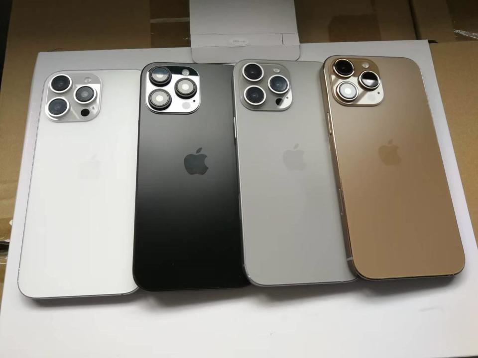 iPhone 16 Pro dummy units.