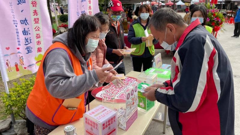 台糖油品公益市集溪湖糖廠擺攤　募得70萬物資捐助社福團體