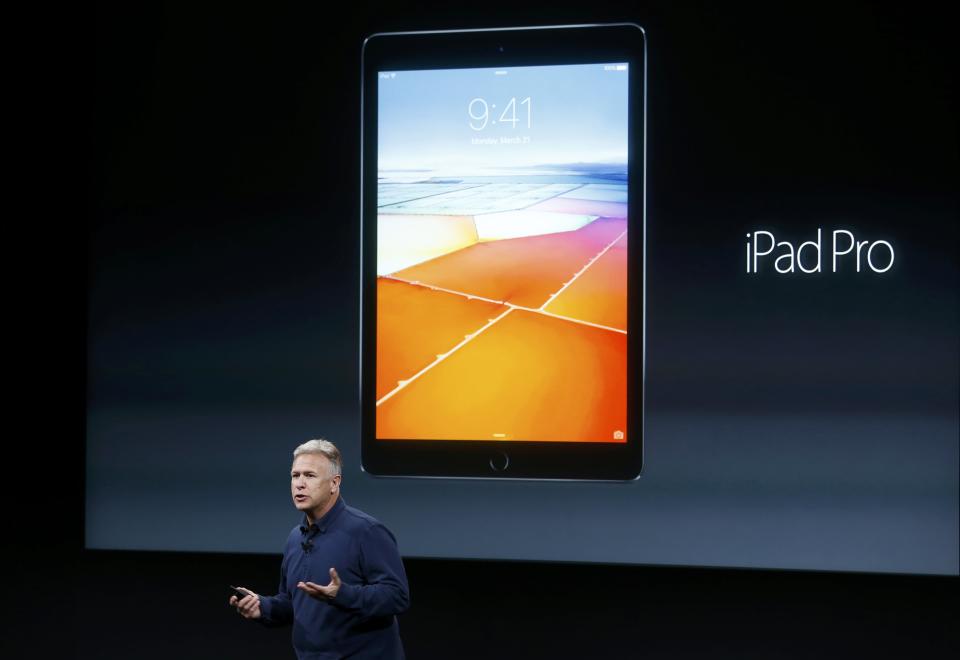 Phil Schiller, senior VP of worldwide marketing for Apple, introduces the iPad Pro with 9.7-inch display during an event at the Apple headquarters in Cupertino, California March 21, 2016. REUTERS/Stephen Lam