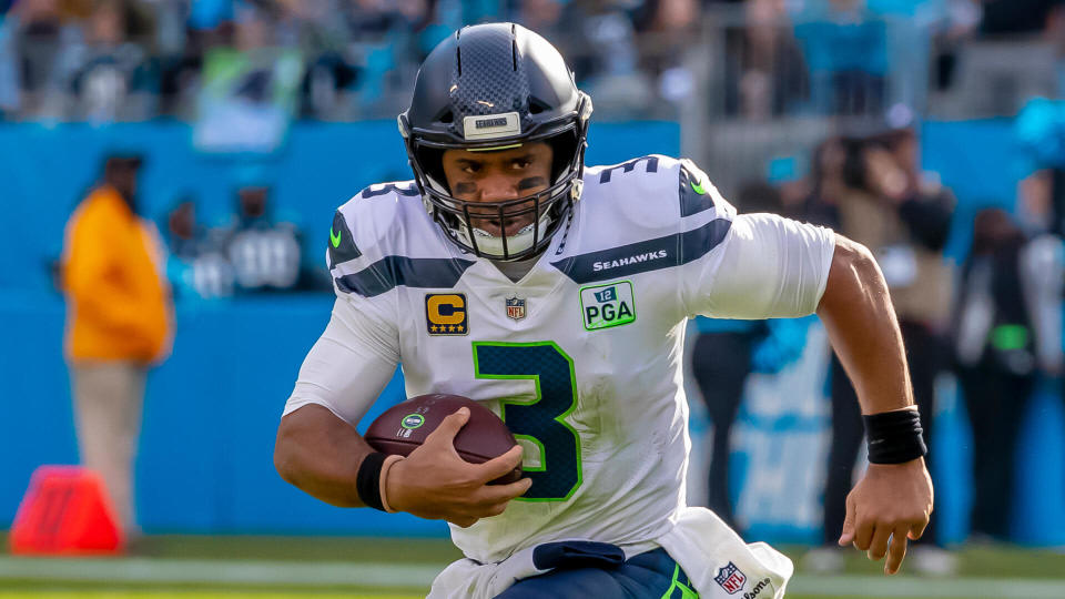 November 25, 2018 - Russell WILSON (3) plays against the Carolina Panthers at Bank Of America Stadium in Charlotte, NC.
