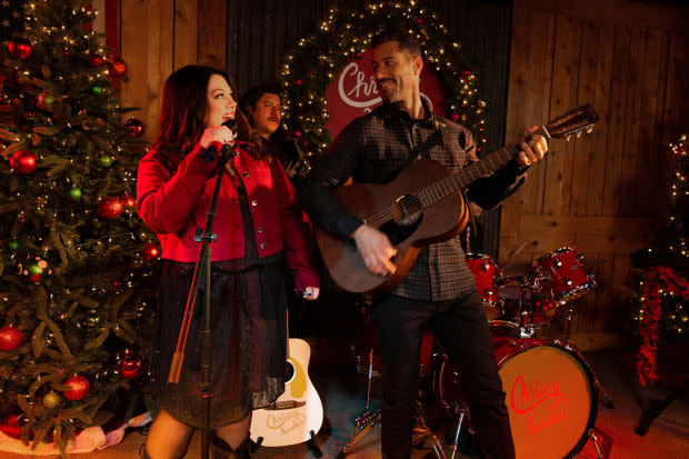 <p>(L to R) Brooke Elliott and Brandon Quinn star in <em>A Country Christmas Harmony</em><br> ©2022 A+E Networks, LLC. All rights reserved.<br> Photo Credit: Victor Curtis / Courtesy of A+E Networks and Lifetime</p>