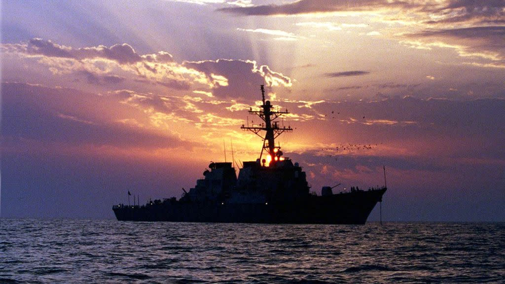  USS Carney. 