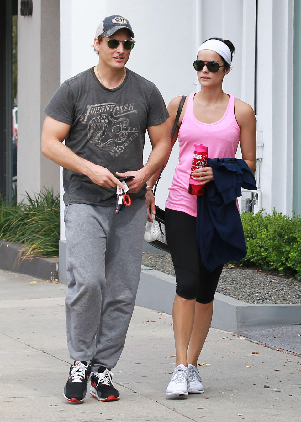 Peter Facinelli and Jaimie Alexander shared a kiss after their work out at a gym in West Hollywood, California on May 29.