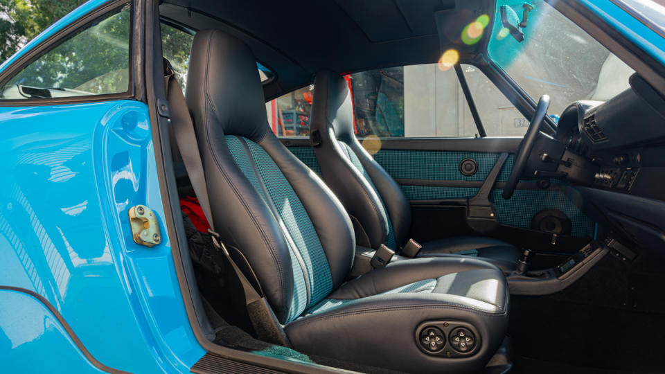 A look at the interior of an all-electric Porsche 964 restomod from Everrati.