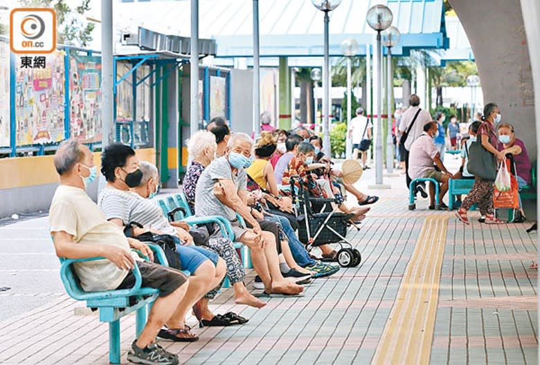 香港中文大學醫學院推算，本港有逾百萬人有「長新冠」。