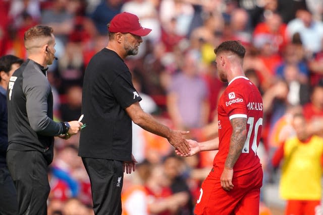 Liverpool manager Jurgen Klopp and Alexis Mac Allister