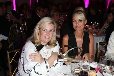 Hélène Darroze et Laeticia Hallyday au Four Seasons Hôtel George V à Paris. 9 mai 2016.