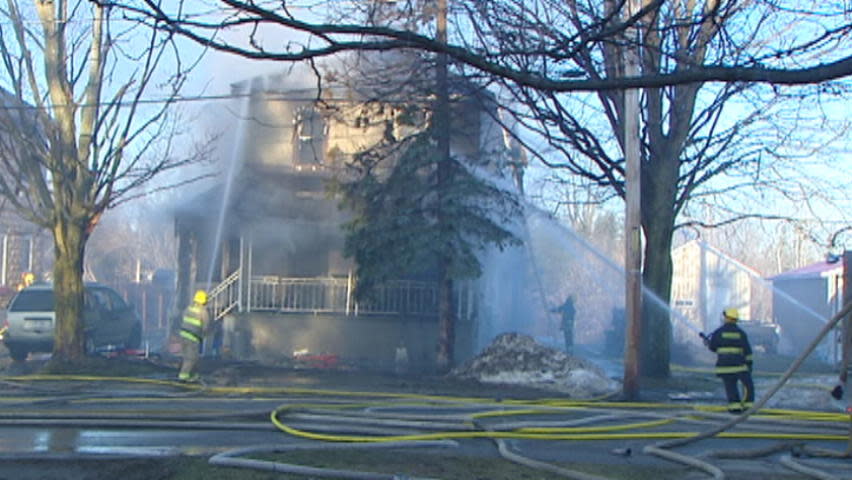 2 sisters dead after Quebec fire