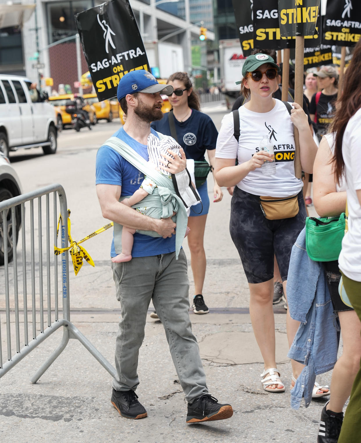 It was a family affair at the New York picket line. (John Nacion / Getty Images)
