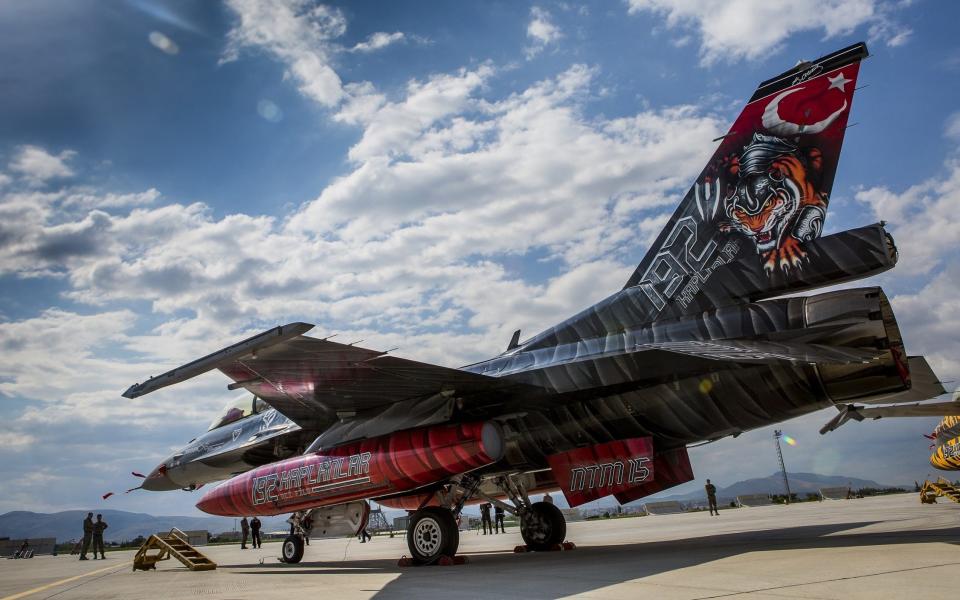 An F-16 plane belonging to the Turkish Air Forces