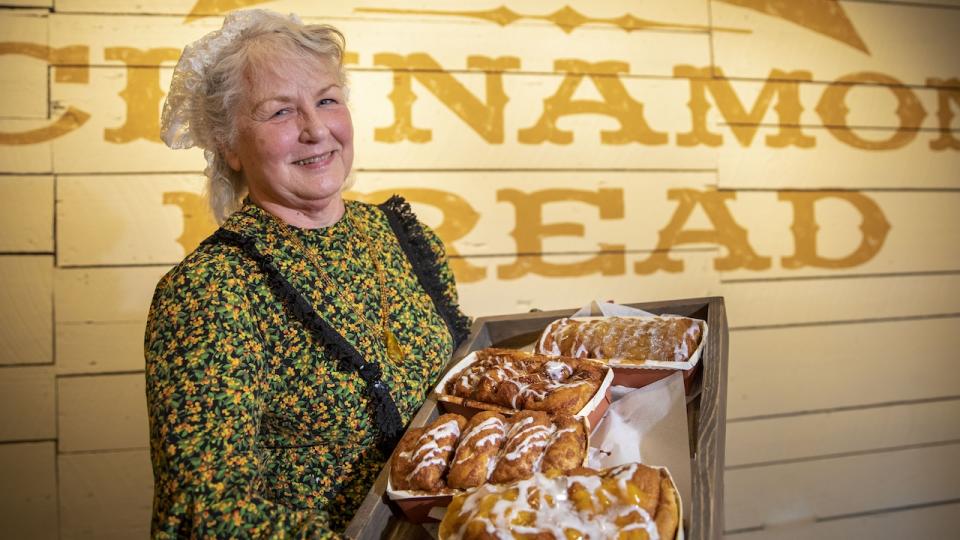 Silver Dollar City Cinnamon Bread