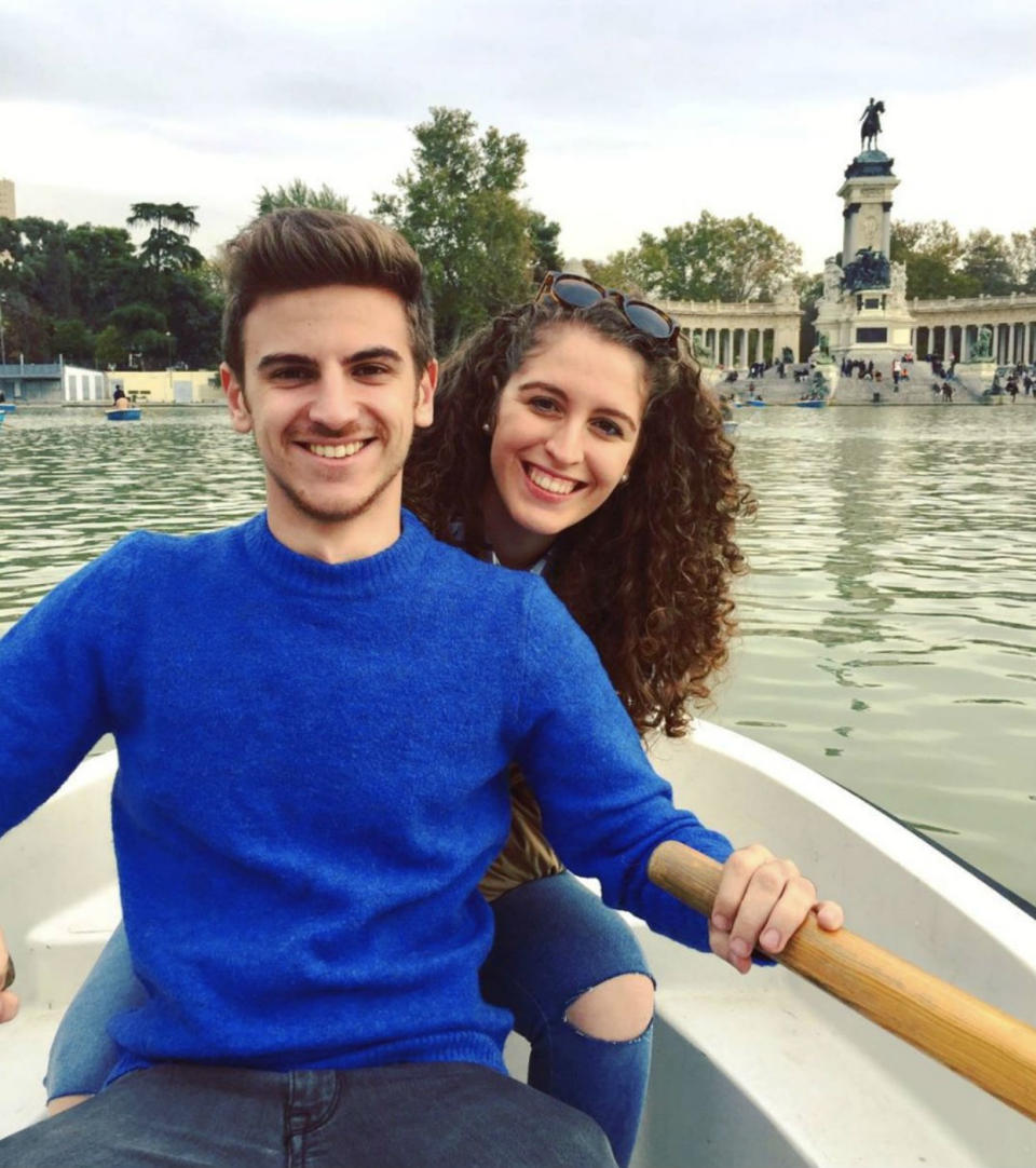 <p>Madrid no tiene playa, pero el estanque de El Retiro ha protagonizado miles de imágenes en Instagram hechas desde las barcas o desde tierra firme. (Foto: Instagram / <a rel="nofollow noopener" href="https://www.instagram.com/p/BM9KpRDgA9c/" target="_blank" data-ylk="slk:@feroser;elm:context_link;itc:0;sec:content-canvas" class="link ">@feroser</a>). </p>