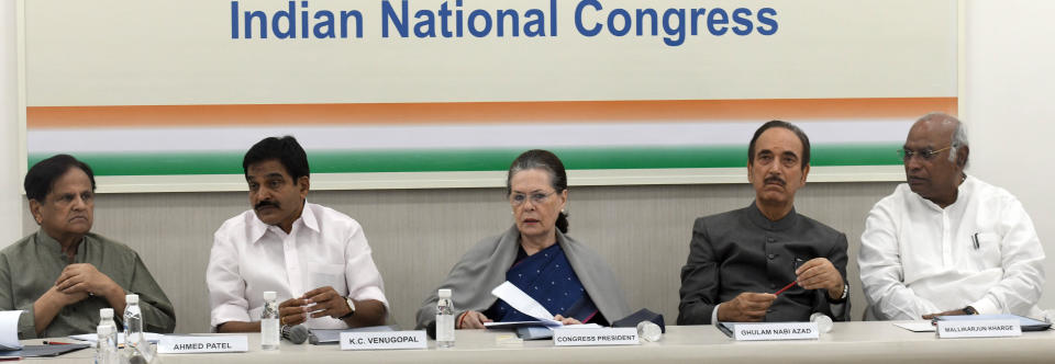 NEW DELHI, INDIA - NOVEMBER 2: Congress leaders Ahmed Patel, K C Venugopal, Congress President Sonia Gandhi, Ghulam Nabi Azad and Mallikarjun Kharge during a meeting of AICC General Secretaries, State In-charges and Chiefs of Frontal Organisations, at AICC HQ, on November 2, 2019 in New Delhi, India.  Congress president Sonia Gandhi launched an attack on the government on the state of economy, saying signing the RCEP agreement will result in "untold hardship" for farmers, shopkeepers and small enterprises. She alleged that instead of acknowledging the "severe slowdown" and looking for a comprehensive resolution, Prime Minister Narendra Modi is too busy "managing headlines and events". (Photo by Raj K Raj/Hindustan Times via Getty Images)