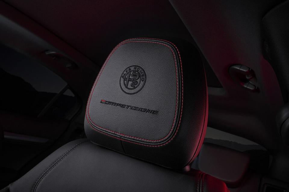 2024 alfa romeo stelvio