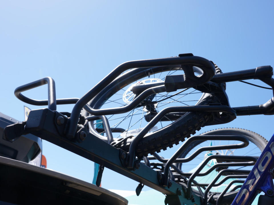 closeup details of thule revert hanging hitch bike rack