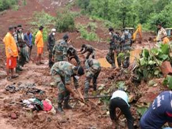 Visual of Indian Army carrying out rescue operations in Maharashtra (Photo/ANI)