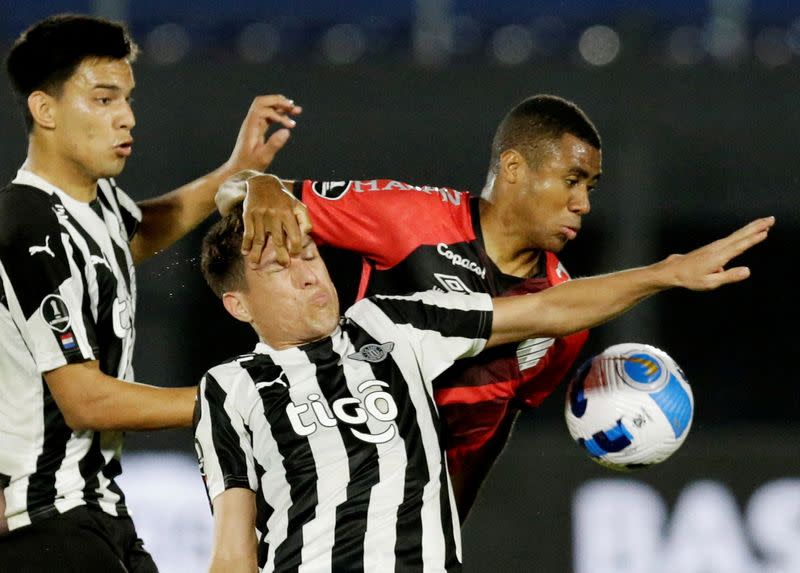 Fútbol - Copa Libertadores - Octavos de final - Partido de vuelta - Libertad v Athletico Paranaense