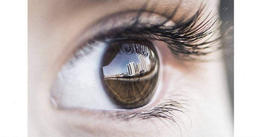 醫師提醒，癌症免疫治療可能出現葡萄膜炎眼內併發症，對視力造成傷害，若有不適要趕緊就醫檢查。（示意圖／翻攝自Pixabay）