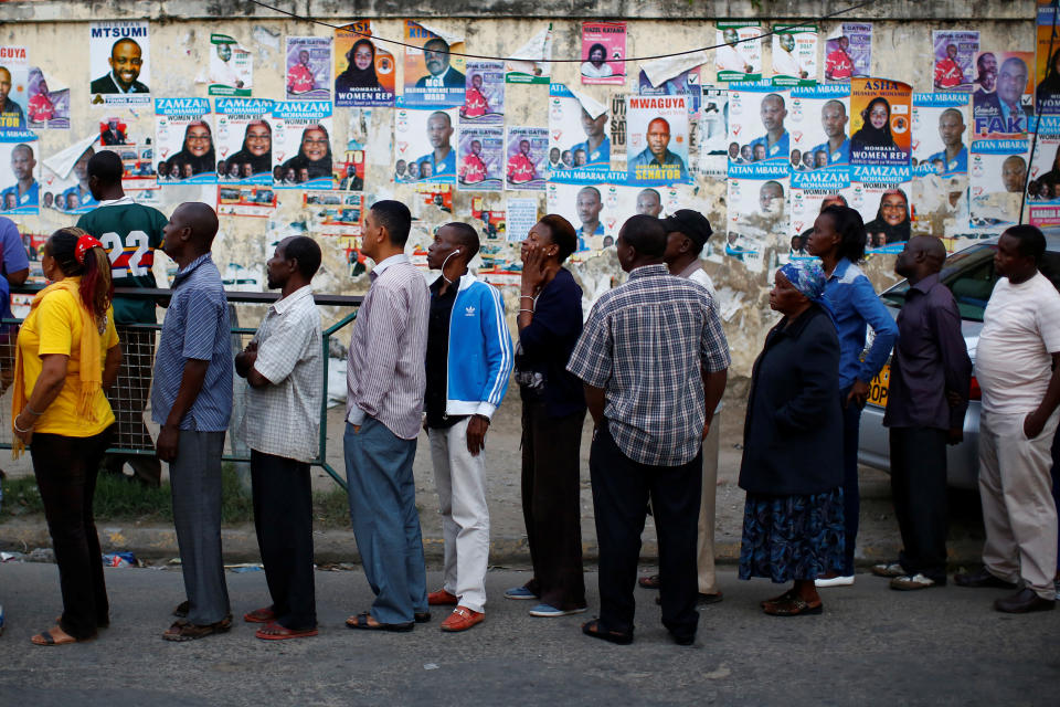 People queue to vote in Mombasa