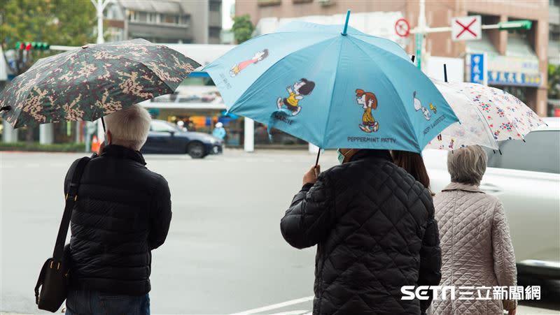 清明連假天氣出爐，下週三鋒面雨帶移入兩地區有雨。（記者陳弋攝影）