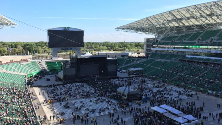 Fan experiences 20th Bryan Adams show at Regina's new Mosaic stadium