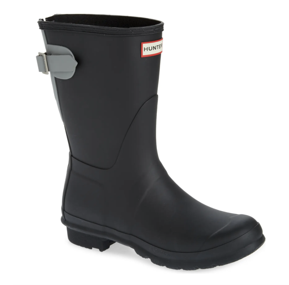 Hunter Original Short Back Adjustable Waterproof Rain Boot (Photo via Nordstrom Canada)