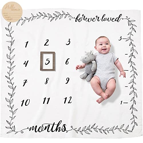 Pondering Pine Organic Baby Monthly Milestone Blanket (Amazon / Amazon)