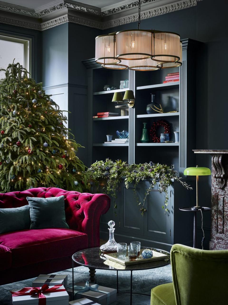 christmas room decor, stylish christmas living room