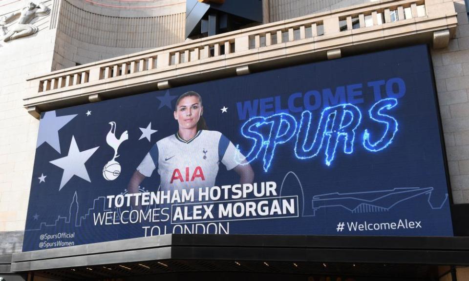 Tottenham announce the signing of Alex Morgan on a large screen in Leicester Square.