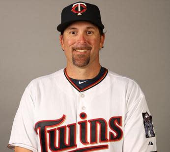 Twins promote Mientkiewicz as manager from Class A to AA