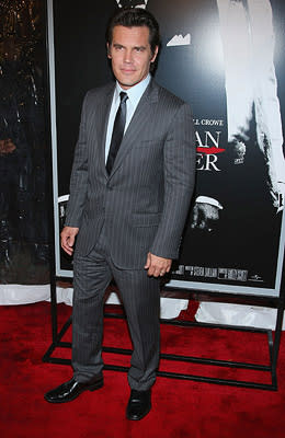 Josh Brolin at the New York City premiere of Universal Pictures' American Gangster