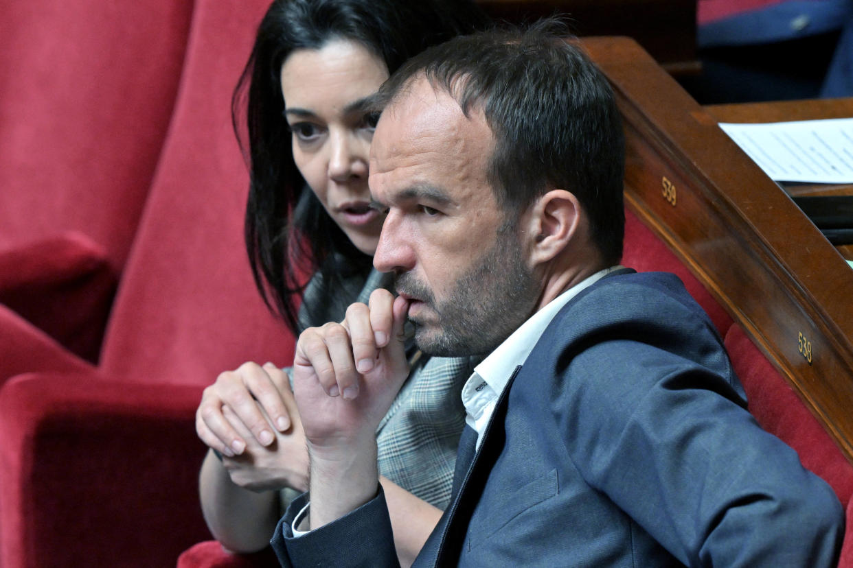 Le coordinateur de La France insoumise Manuel Bompard a annoncé mardi 29 août son intention de saisir le Conseil d’Etat sur l’interdiction de l’abaya dans les établissements scolaires.