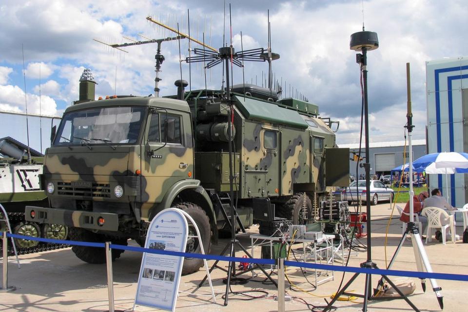 Shipovnik ECM vehicle (KAMAZ-4350). (Wikimedia)