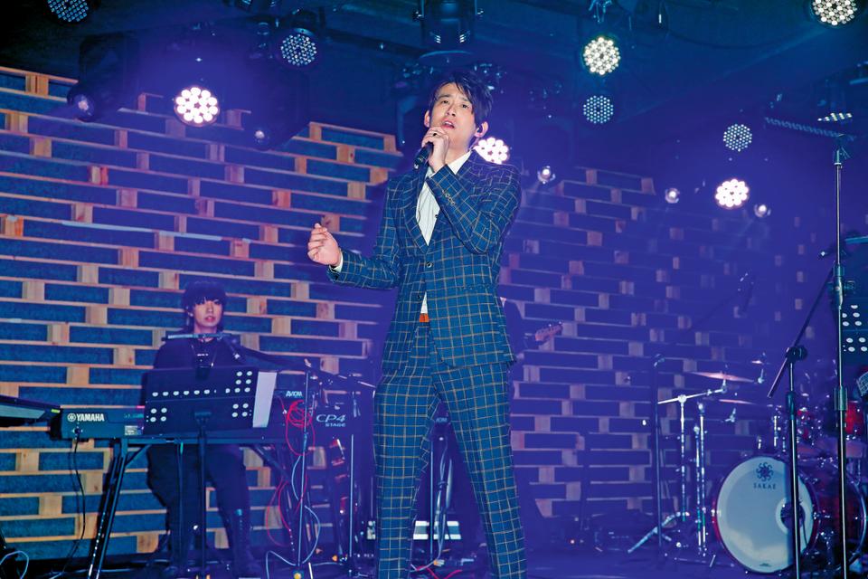 陳乃榮上週開演唱會，對賴琳恩唱情歌示愛。