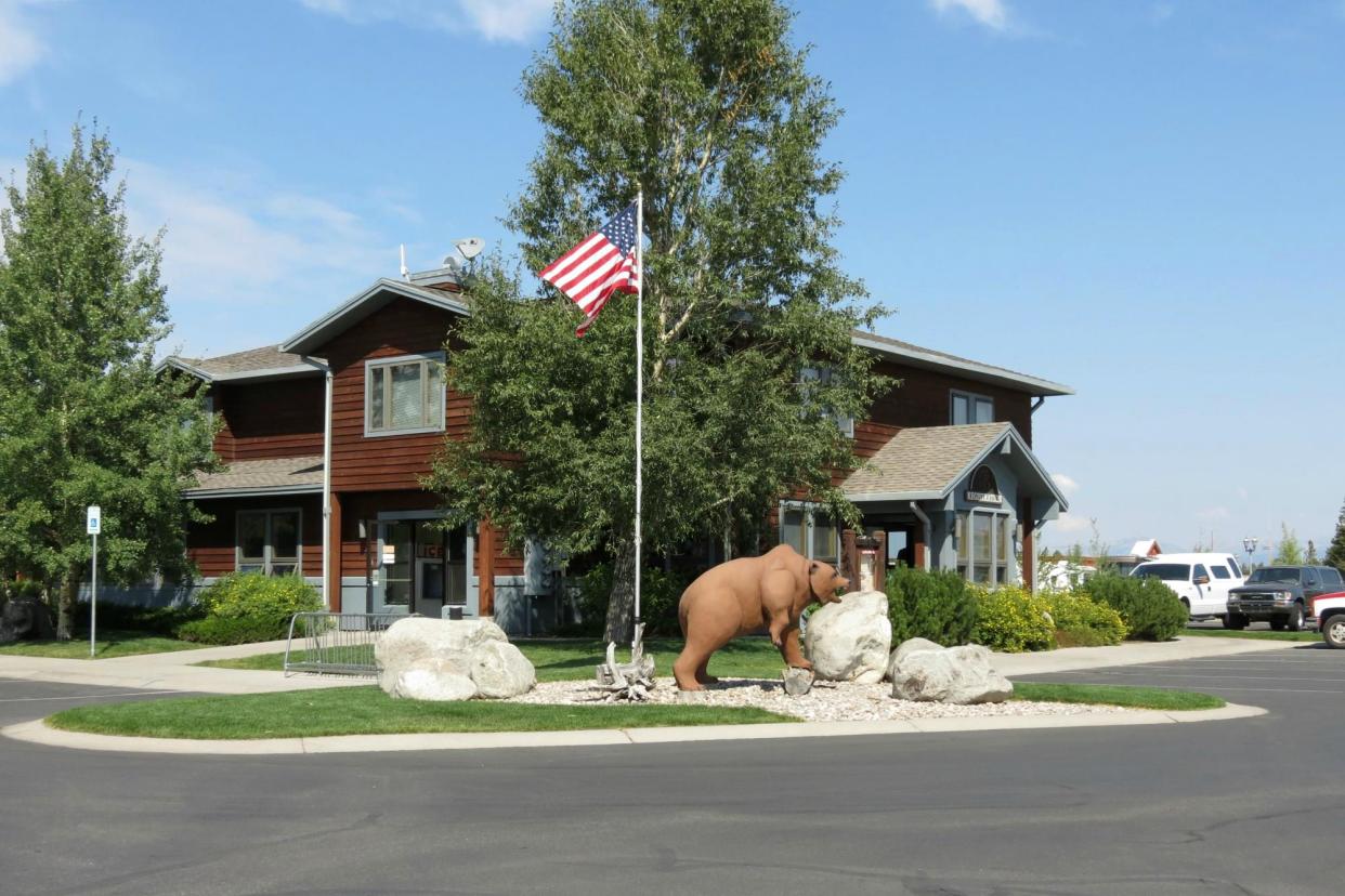 Yellowstone Grizzly Rv Park and Cabins