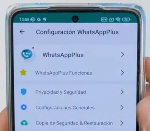 WhatsApp Plus ofrece alternativas de privacidad que no tiene la versión oficial de la aplicación.