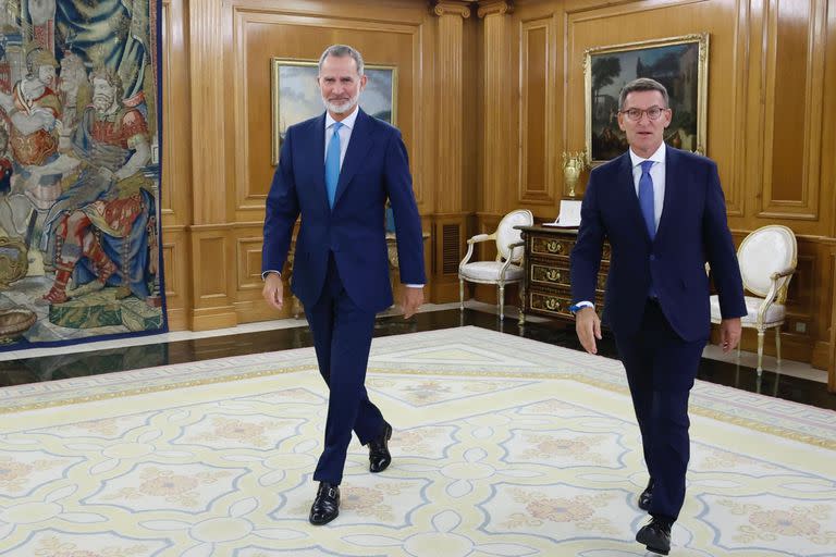 El Rey Felipe VI recibe al líder del PP, Alberto Núñez Feijóo, en el Palacio de la Zarzuela