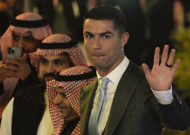 Thousands of Saudi fans cheer as Ronaldo unveiled at Al Nassr