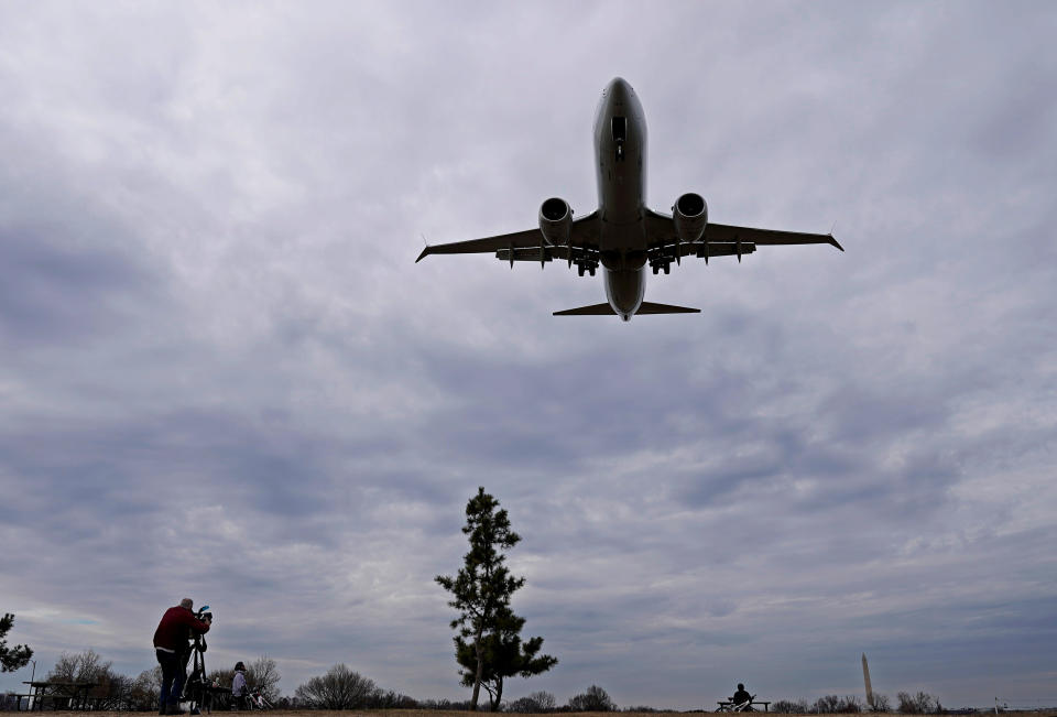 An American Airlines Boeing 737 MAX 8 flight from Los Angeles approaches for landing at Reagan National Airport shortly after an announcement was made by the FAA that the planes were being grounded by the United States in Washington, U.S. March 13, 2019.  REUTERS/Joshua Roberts     TPX IMAGES OF THE DAY