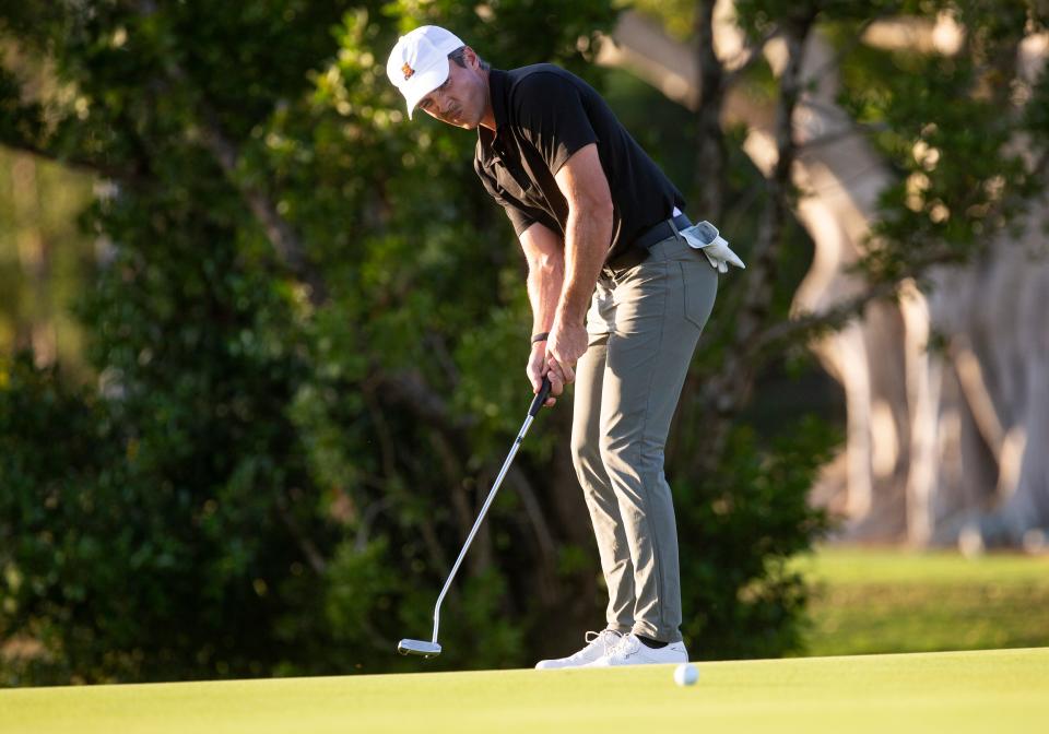 Beau Boobsworth hace putts durante el Yuengling Open 2024 en Fort Myers Country Club el domingo 3 de marzo de 2024. Quedó segundo.