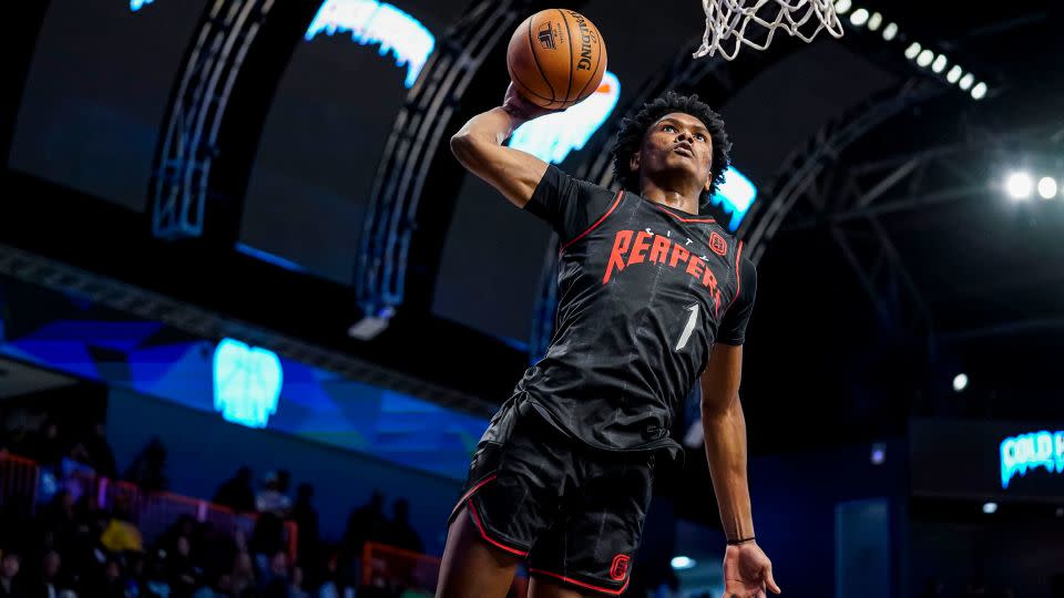 Amen dunks the ball during an OTE game - the Thompsons were known for their highlight-worthy plays during their time in Atlanta. - Dale Zanine/USA Today Sports