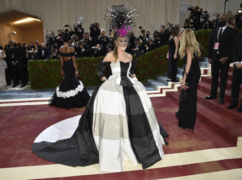 Sarah Jessica Parker attends The Metropolitan Museum of Art's Costume Institute benefit gala celebrating the opening of the "In America: An Anthology of Fashion" exhibition on Monday, May 2, 2022, in New York. (Photo by Evan Agostini/Invision/AP)